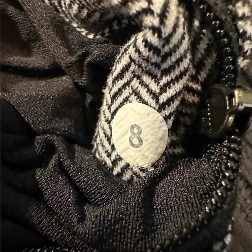 LULULEMON Women's 8 Think Fast Hooded Fitted Pullover  Black & White Herringbone